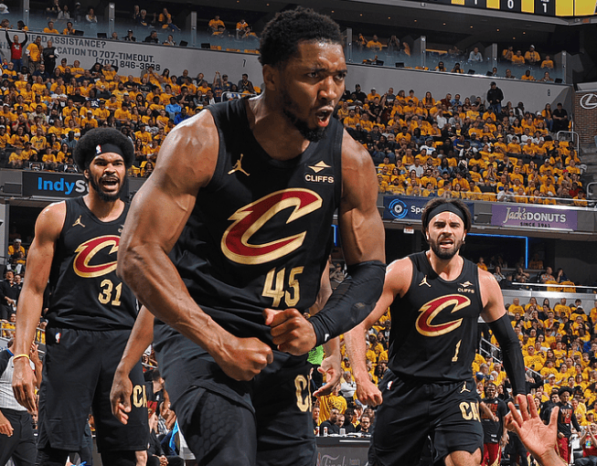 开云sport-中国男篮强势凯尔特人，米切尔关键制胜