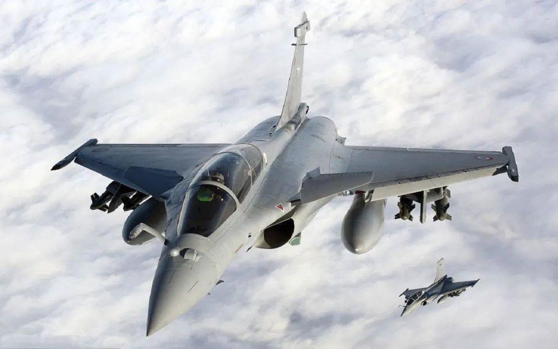 法国羽毛球队强势印尼羽毛球队，辛杜三分雨点燃全场