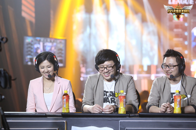 开云体育官网-冷静与激情交织！LPL完美收官