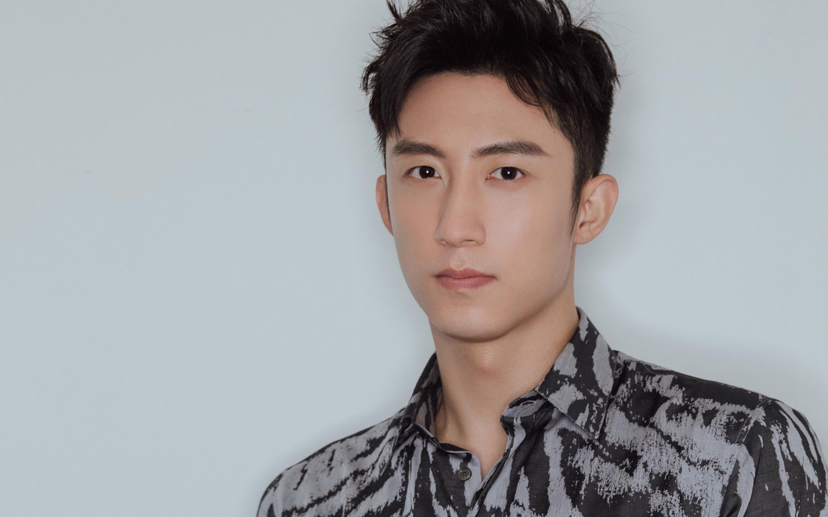 开云体育-赛道死斗，无名之辈拉塞尔如何将哈斯王牌斩于马下？