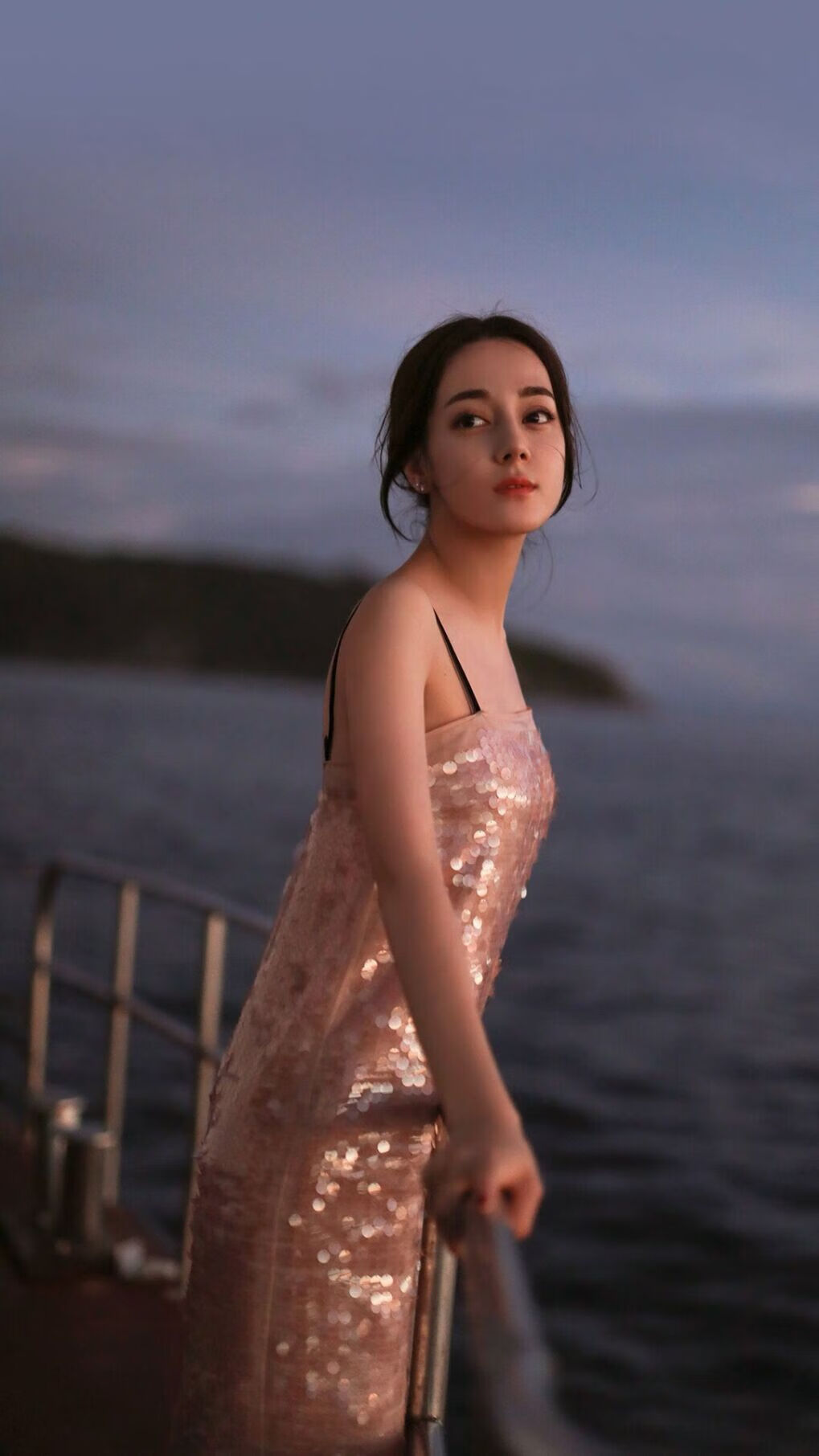 火山与圣山,奥斯梅恩一球定音,喀麦隆险胜希腊的足球启示