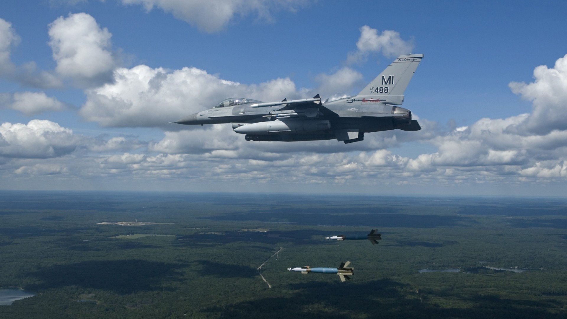 1.2秒绝杀+世纪封盖!爱德华兹导演中美元年篮球对话